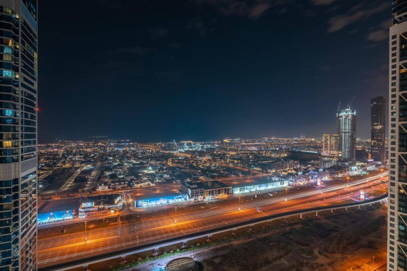 Apartment 5 Star Rooftop Infinity Pool With Burj Khalifa Views
